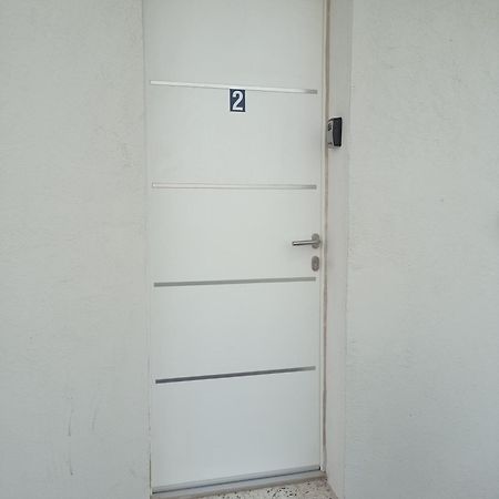 Les Carabins, Clim, Parking, Commerce Fos-sur-Mer Exterior foto